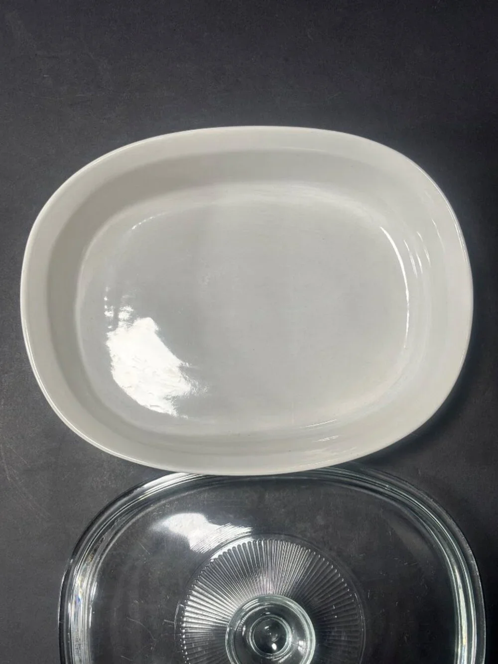 CorningWare French White 1 1/2 Qt Oval Casserole Dish With A Pyrex Glass Lid